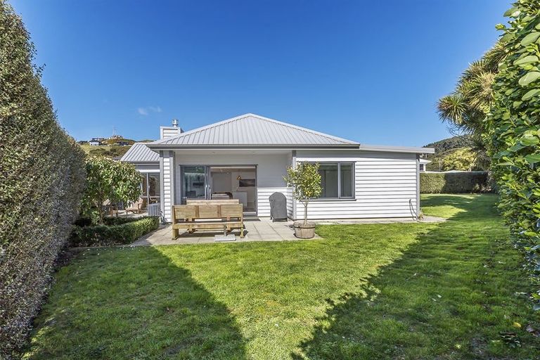 Photo of property in 50 Resolution Drive, Whitby, Porirua, 5024