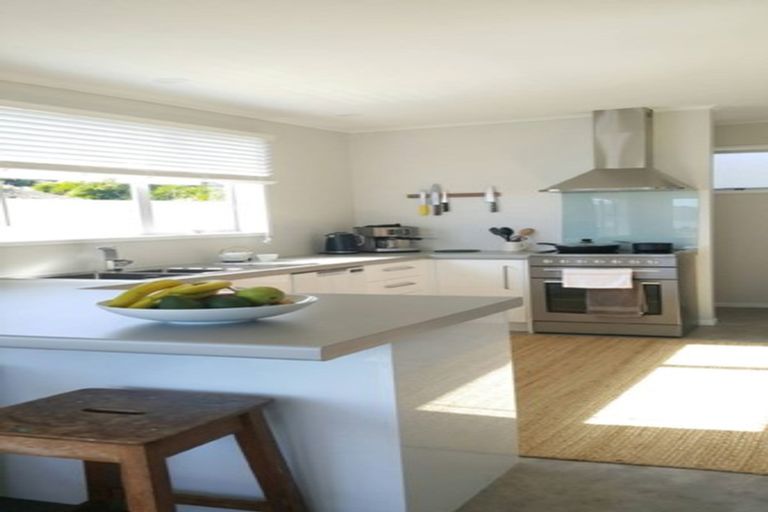 Photo of property in 58 Kiriwai Road, Paremata, Porirua, 5024