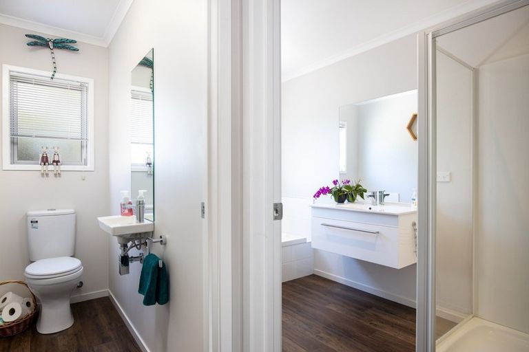 Photo of property in 398 Mangorei Road, Highlands Park, New Plymouth, 4312