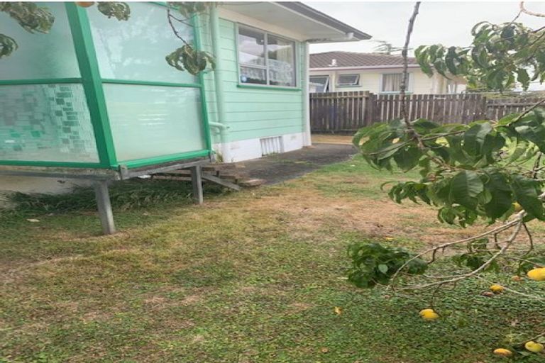 Photo of property in 2/1 Matua Place, Clendon Park, Auckland, 2103