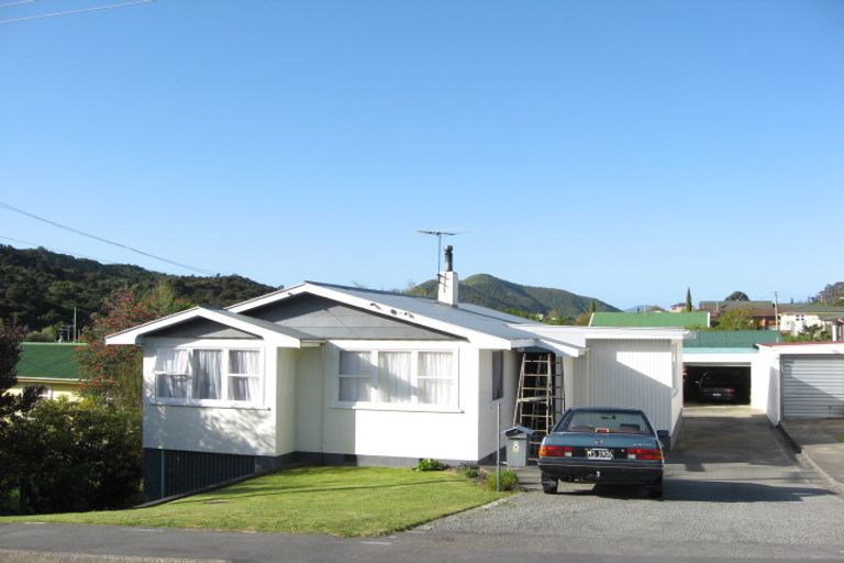 Photo of property in 8 Lincoln Street, Picton, 7220