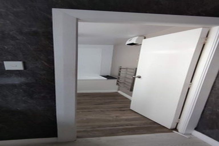 Photo of property in 4 Mills Road, Brooklyn, Wellington, 6021