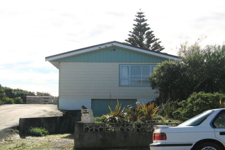 Photo of property in 44 Manuka Street, Otaki Beach, Otaki, 5512