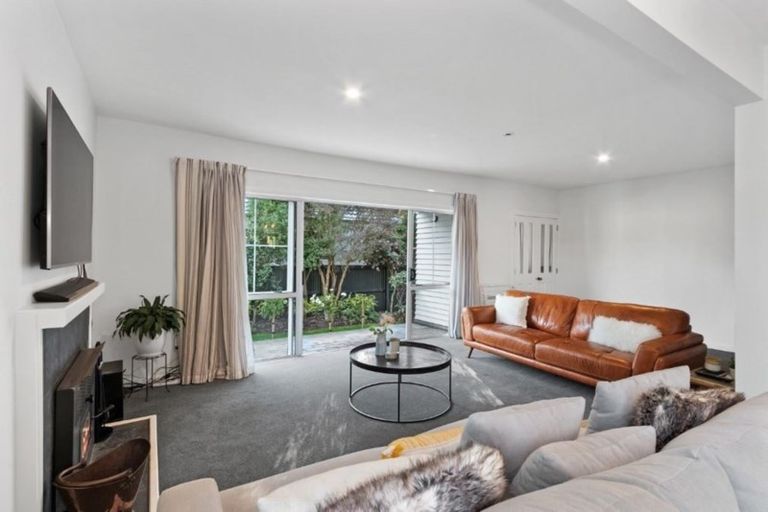 Photo of property in 28 Riverlaw Terrace, Saint Martins, Christchurch, 8022