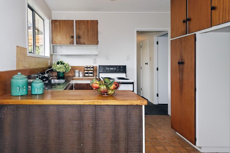 Photo of property in 1/81a Flanshaw Road, Te Atatu South, Auckland, 0610