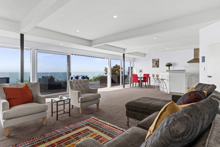 Photo of property in 132 Priestley Terrace, Bluff Hill, Napier, 4110