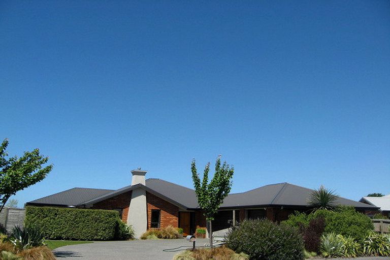 Photo of property in 23 Coolspring Way, Redwood, Christchurch, 8051