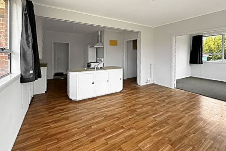 Photo of property in 43a Savoy Road, Glen Eden, Auckland, 0602