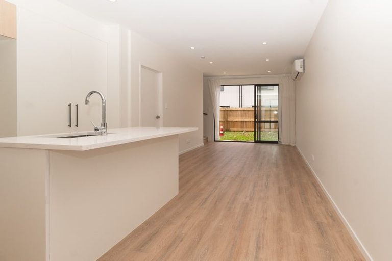 Photo of property in 45 Clay Works Lane, New Lynn, 0600