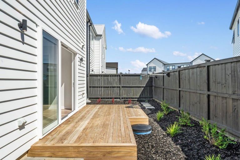 Photo of property in 17 Resnik Crescent, 0810