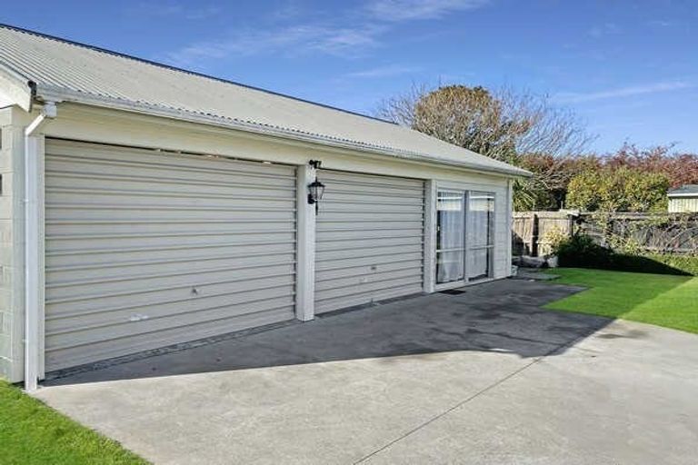 Photo of property in 38 Alpha Avenue, Strowan, Christchurch, 8052