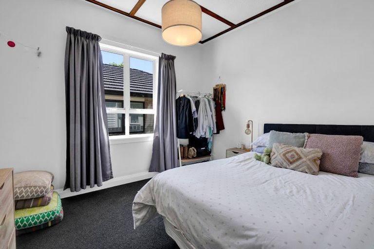 Photo of property in 3 Tukapa Street, Westown, New Plymouth, 4310