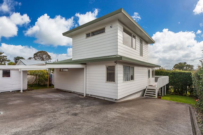 Photo of property in 2/74 College Road, Northcote, Auckland, 0627