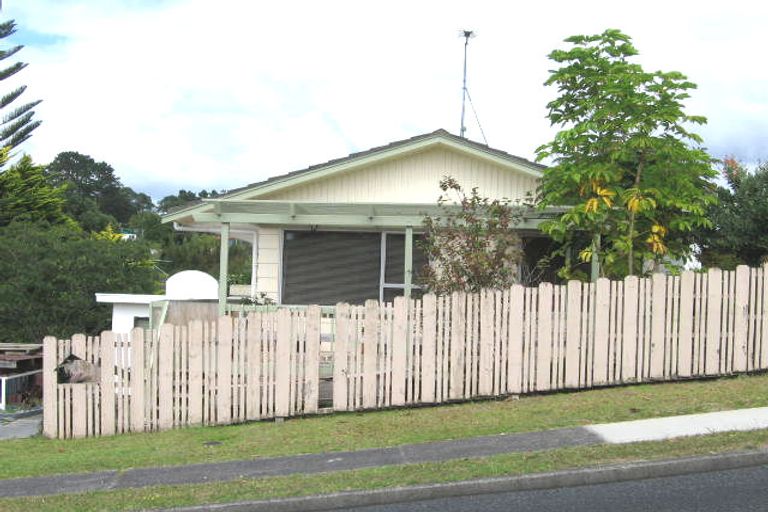 Photo of property in 67 Weatherly Road, Torbay, Auckland, 0630