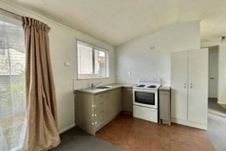 Photo of property in 48 Candia Road, Swanson, Auckland, 0614