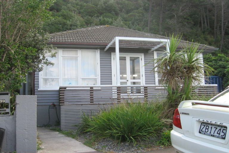 Photo of property in 139 Breaker Bay Road, Breaker Bay, Wellington, 6022