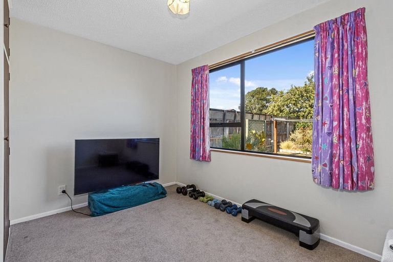 Photo of property in 5 Cowes Street, Avondale, Christchurch, 8061