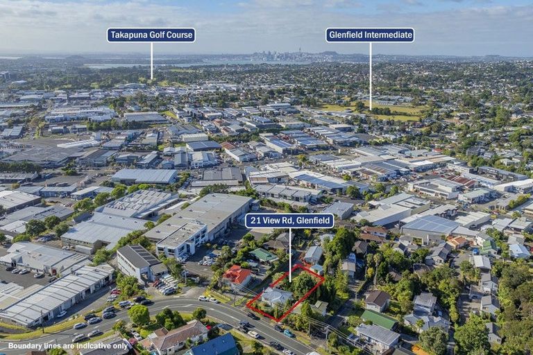 Photo of property in 21 View Road, Glenfield, Auckland, 0627