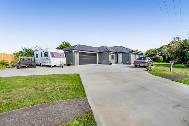 Photo of property in 7 Robbins Crescent, Hawera, 4610
