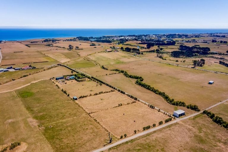 Photo of property in 40 Young Road, Opunake, 4682