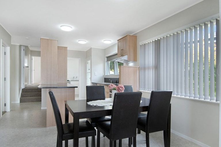 Photo of property in 63 Hetherington Road, Ranui, Auckland, 0612