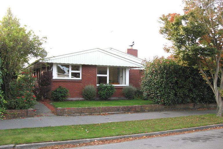 Photo of property in 16a Newbridge Place, Ilam, Christchurch, 8041