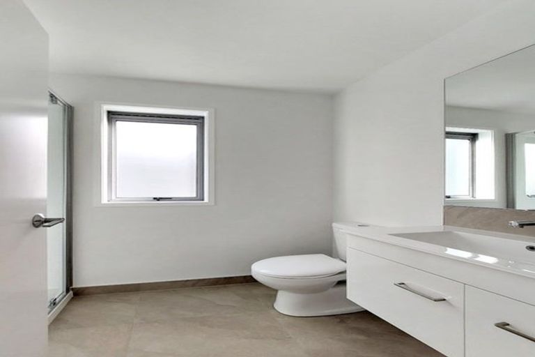 Photo of property in 34 Papai Lane, Massey, Auckland, 0614