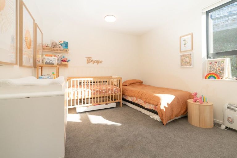 Photo of property in 6/63 Tiketike Way, Brooklyn, Wellington, 6021