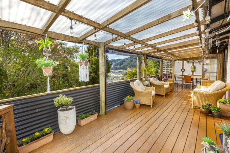 Photo of property in 33 Fraser Street, Wainuiomata, Lower Hutt, 5014