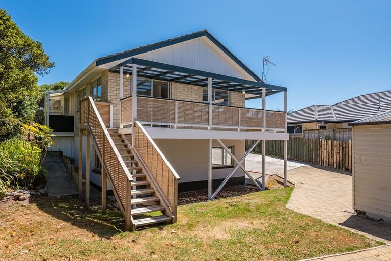 Photo of property in 198 Tutere Street, Waikanae Beach, Waikanae, 5036