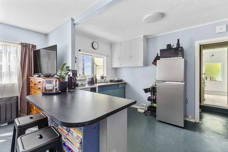 Photo of property in 175 The Ridgeway, Kingston, Wellington, 6021