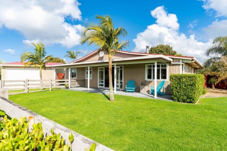 Photo of property in 10 Bootmaker Avenue, Waipu, 0510