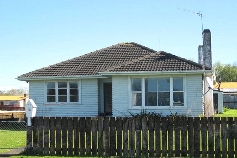 Photo of property in 18 Taniwharau Street, Huntly, 3700