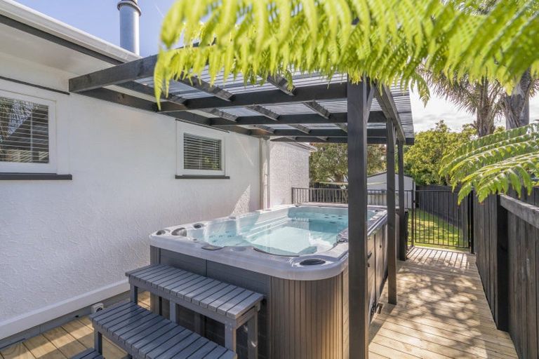 Photo of property in 15 Mayfair Close, Whitianga, 3510