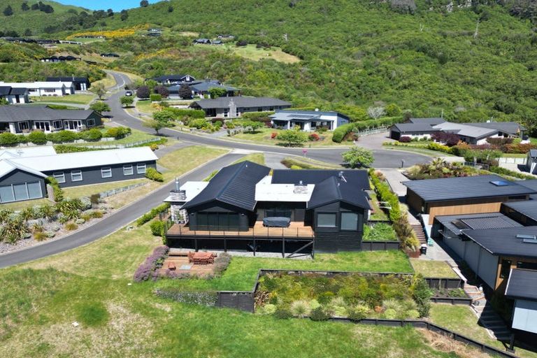 Photo of property in 38 Peregrine Place, Kinloch, Taupo, 3377