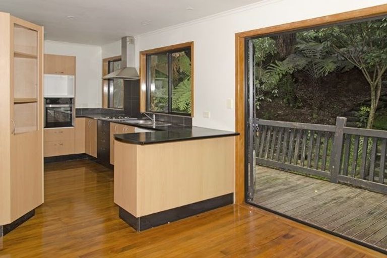 Photo of property in 43 Waima Crescent, Titirangi, Auckland, 0604
