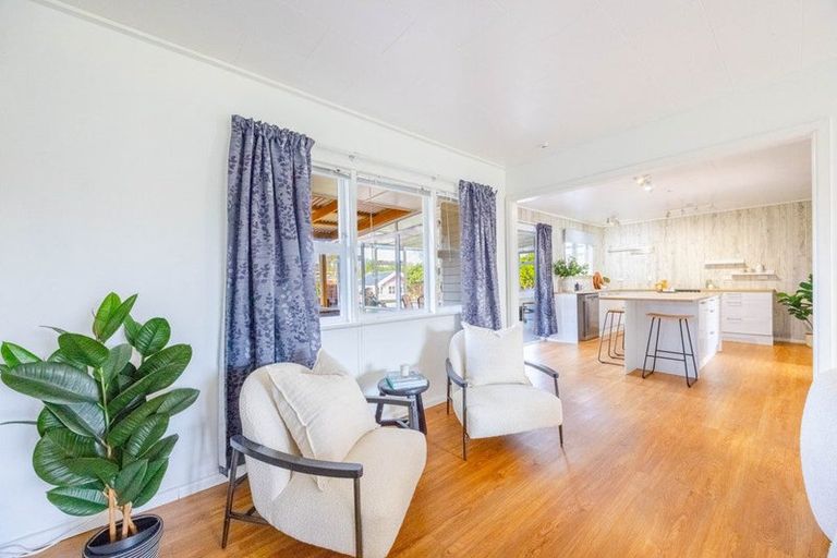 Photo of property in 8 Crichton Place, Taradale, Napier, 4112