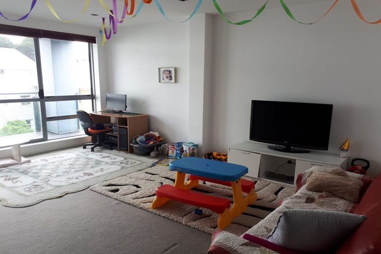 Photo of property in 4a/1 Hanson Street, Mount Cook, Wellington, 6021