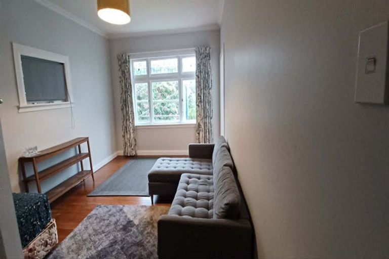 Photo of property in 11 Paisley Terrace, Karori, Wellington, 6012