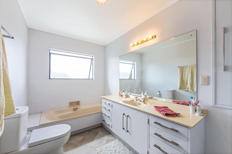 Photo of property in 56c Rawhiti Road, Manly, Whangaparaoa, 0930