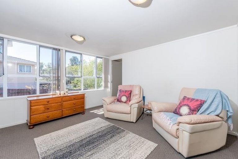 Photo of property in 10 Albemarle Place, Massey, Auckland, 0614