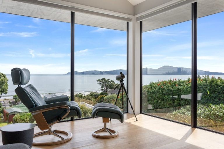 Photo of property in 15 Karekare Road, Raumati South, Paraparaumu, 5032