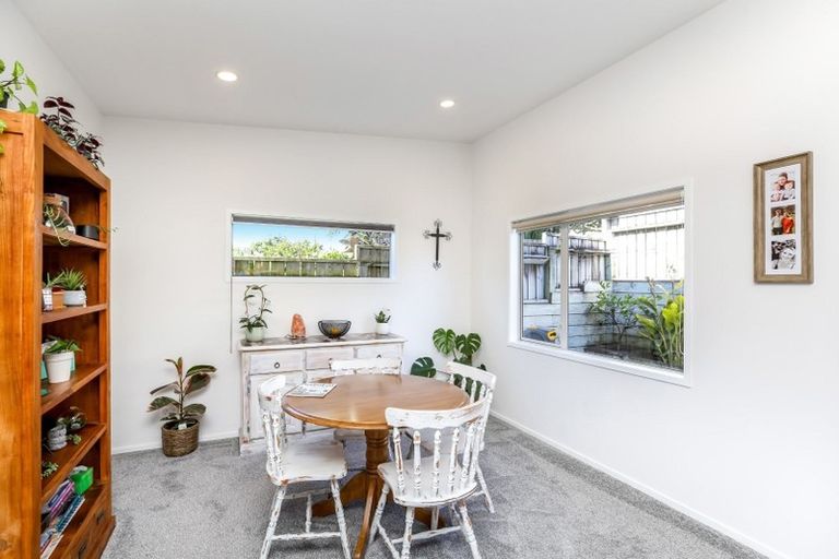 Photo of property in 20/1 Paritutu Road, Spotswood, New Plymouth, 4310