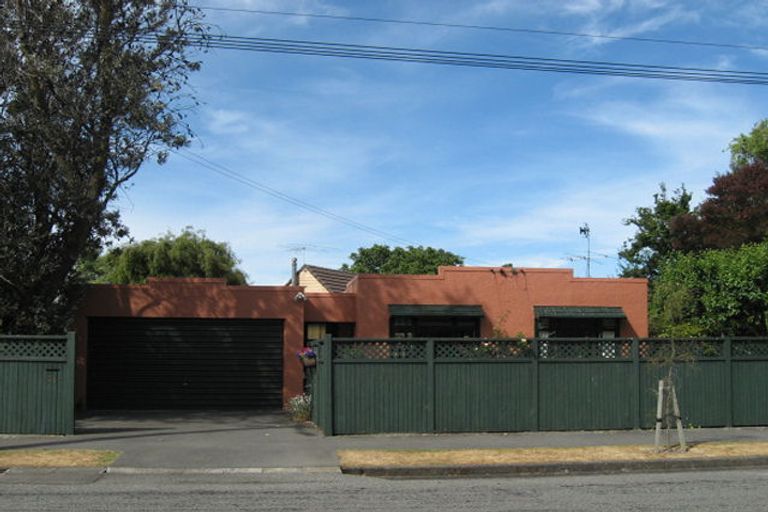 Photo of property in 33 Taupata Street, Redcliffs, Christchurch, 8081