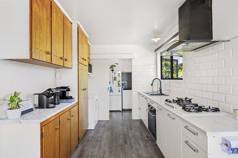 Photo of property in 1/541 Swanson Road, Ranui, Auckland, 0612