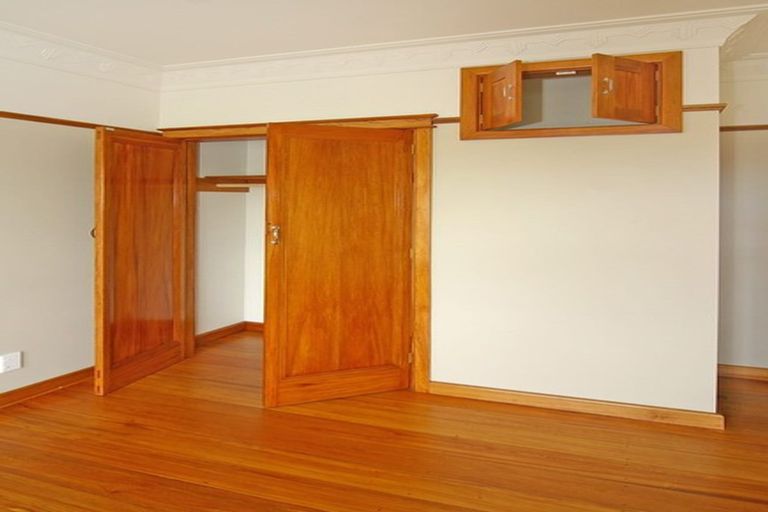 Photo of property in 104 Rongotai Road, Kilbirnie, Wellington, 6022