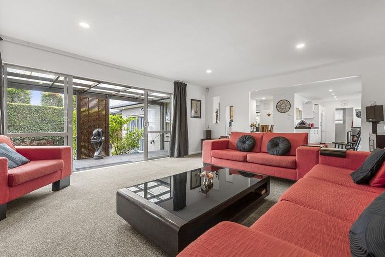 Photo of property in 5a Elizabeth Street, Orewa, 0931