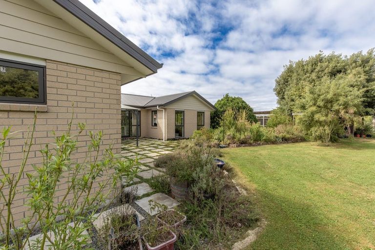 Photo of property in 11 Rathbone Street, Waipawa, 4210