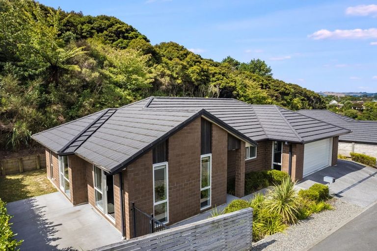 Photo of property in 34 Mooring Close, Whitby, Porirua, 5024