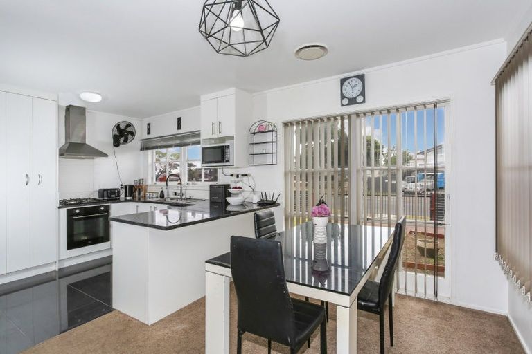 Photo of property in 32 Barnhill Crescent, Pahurehure, Papakura, 2113